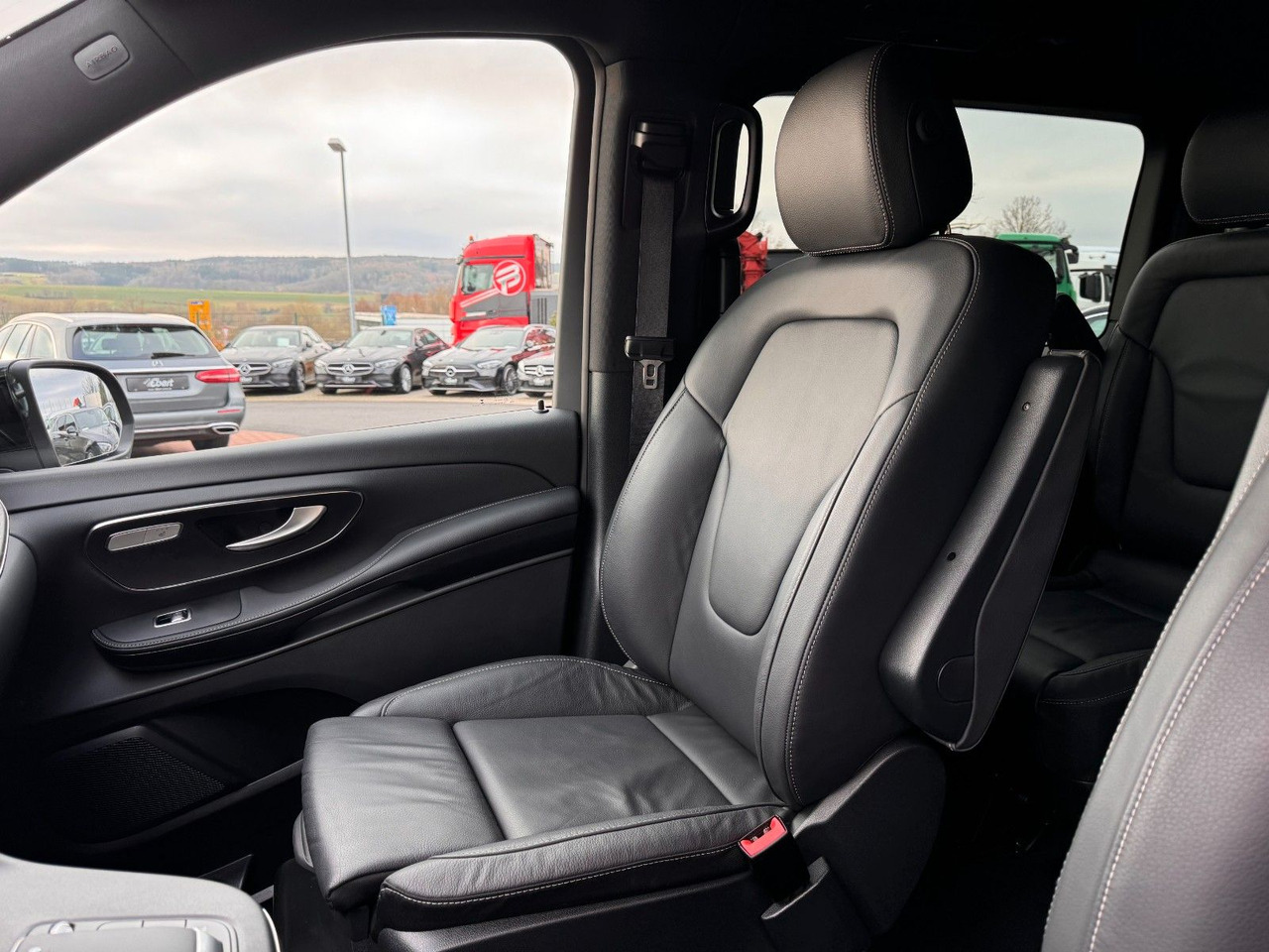 Coche familiar Mercedes-Benz V 300 d 4MATIC AVA Extral AHK DISTRONIC Stdh: foto 10