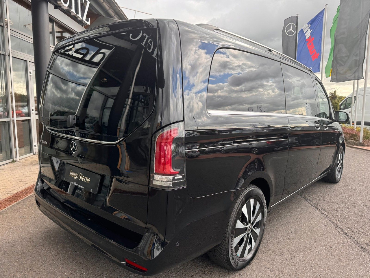 Mercedes-Benz V 300 d AVANTGARDE Extralang 360Kamera Standheiz - Coche familiar: foto 4 Mercedes-Benz V 300 d AVANTGARDE Extralang 360Kamera Standheiz - Coche familiar: foto 4