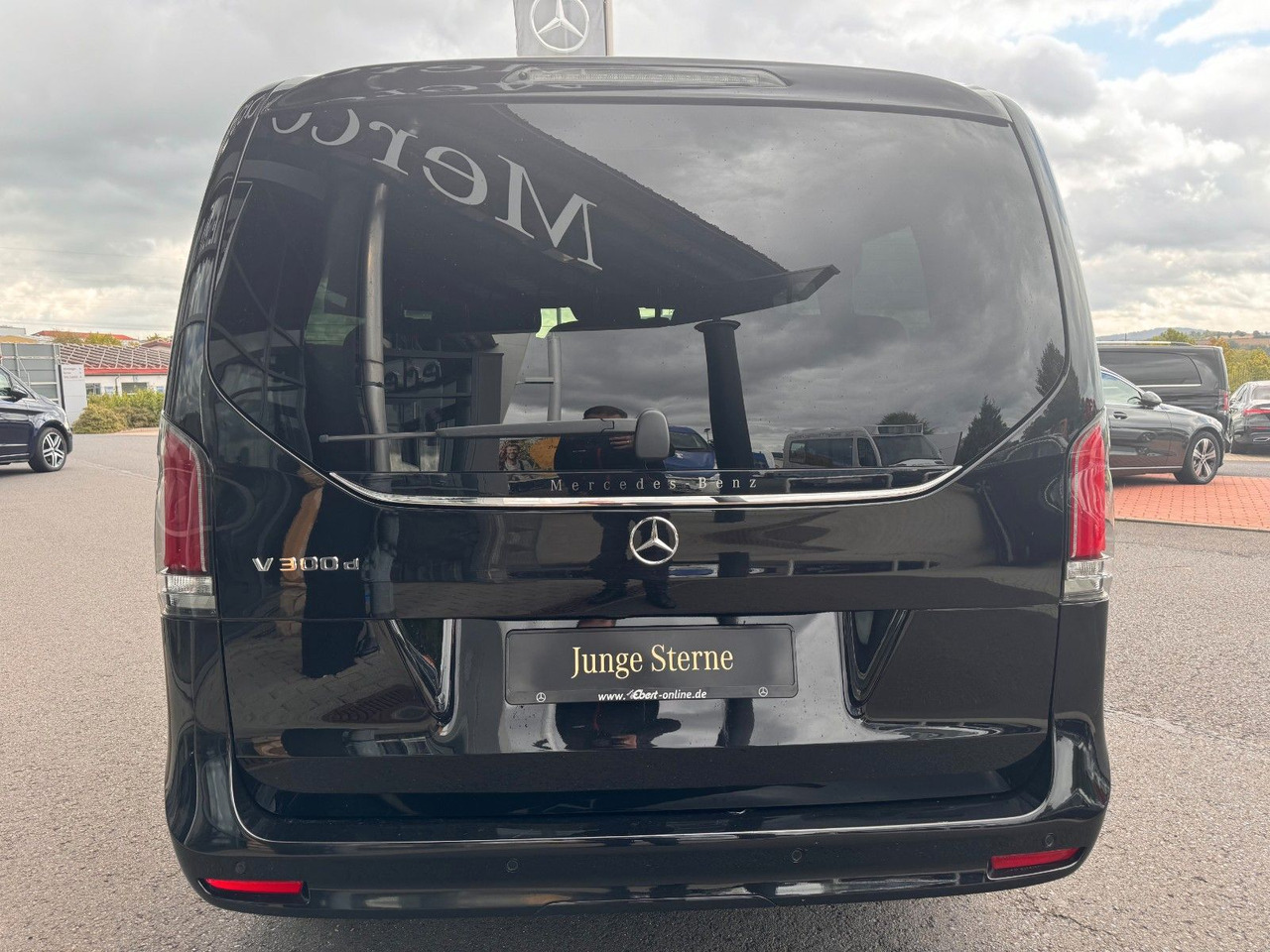 Mercedes-Benz V 300 d AVANTGARDE Extralang 360Kamera Standheiz - Furgoneta de pasajeros: foto 5 Mercedes-Benz V 300 d AVANTGARDE Extralang 360Kamera Standheiz - Furgoneta de pasajeros: foto 5