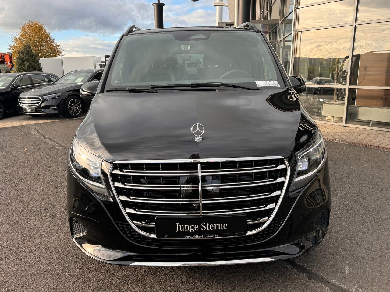 Mercedes-Benz V 300 d EXCLUSIVE AIRMATIC AHK2,5 Standheiz - Furgoneta de pasajeros: foto 2 Mercedes-Benz V 300 d EXCLUSIVE AIRMATIC AHK2,5 Standheiz - Furgoneta de pasajeros: foto 2