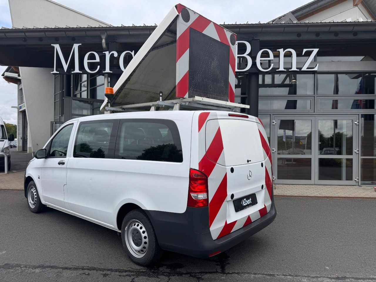 Mercedes-Benz Vito 111 CDI Tourer Begleitfahrzeug BF3+ / WVZ - Furgoneta pequeña: foto 1 Mercedes-Benz Vito 111 CDI Tourer Begleitfahrzeug BF3+ / WVZ - Furgoneta pequeña: foto 1