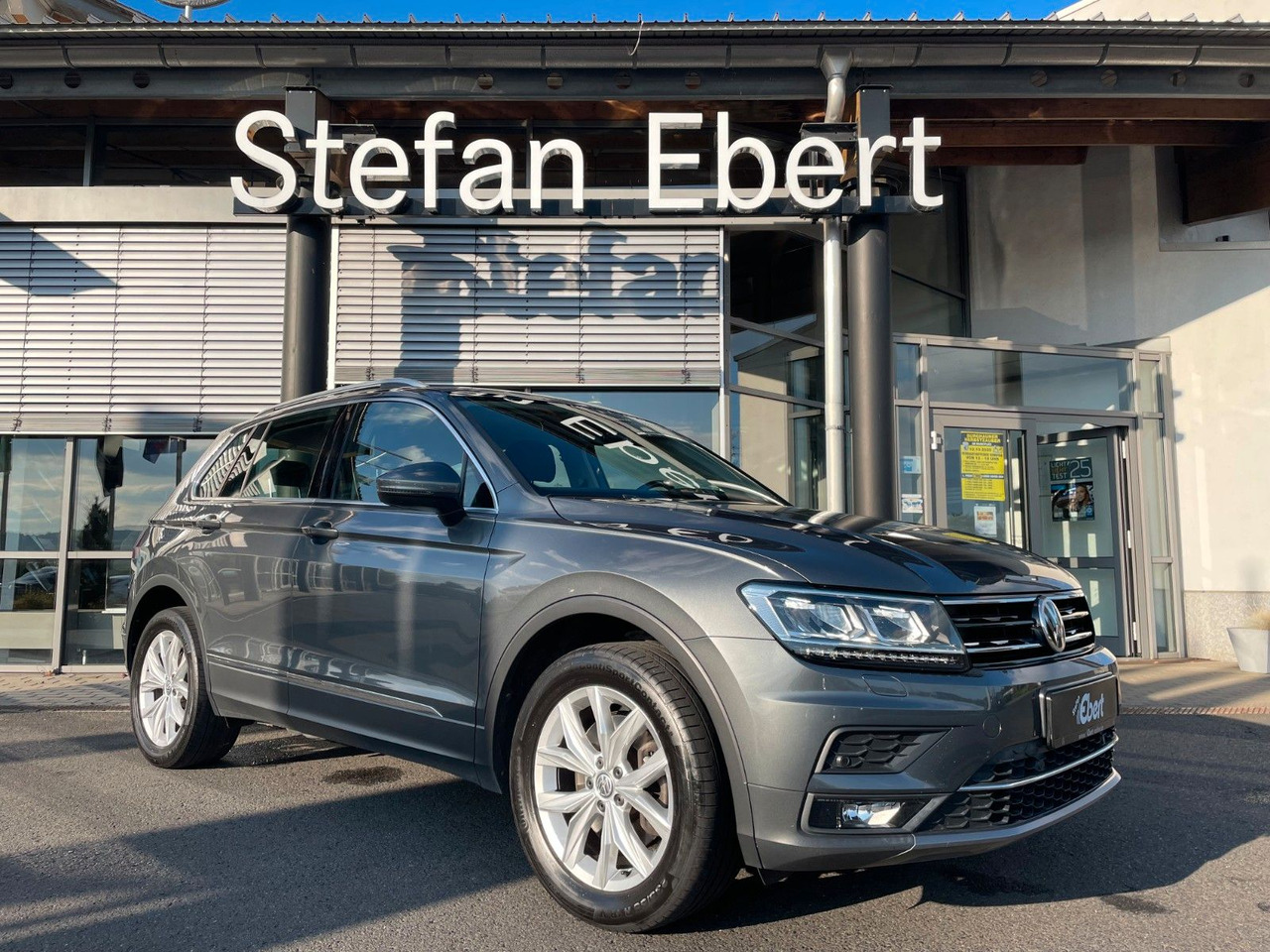 Volkswagen Tiguan 2.0 TSI Highline 4M AHK+LED+DAB+ACC+PDC - SUV/ Todoterreno: foto 1 Volkswagen Tiguan 2.0 TSI Highline 4M AHK+LED+DAB+ACC+PDC - SUV/ Todoterreno: foto 1