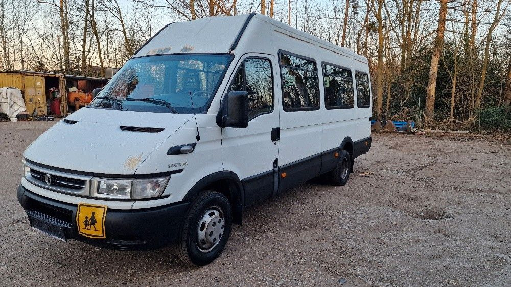 Iveco Daily 3.0 lit. Motor - Minibús, Furgoneta de pasajeros: foto 1 Iveco Daily 3.0 lit. Motor - Minibús, Furgoneta de pasajeros: foto 1