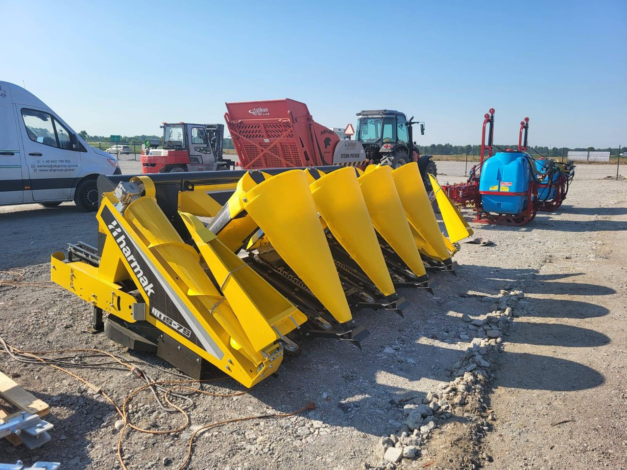 Harmak corn header MT5 - Cabezal de maíz: foto 1 Harmak corn header MT5 - Cabezal de maíz: foto 1