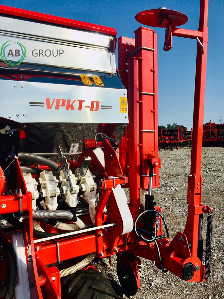 Ozdoken VPKT-DG8 eight-row pneumatic precision seeder with depth fertilization - Sembradora de precisión: foto 3 Ozdoken VPKT-DG8 eight-row pneumatic precision seeder with depth fertilization - Sembradora de precisión: foto 3