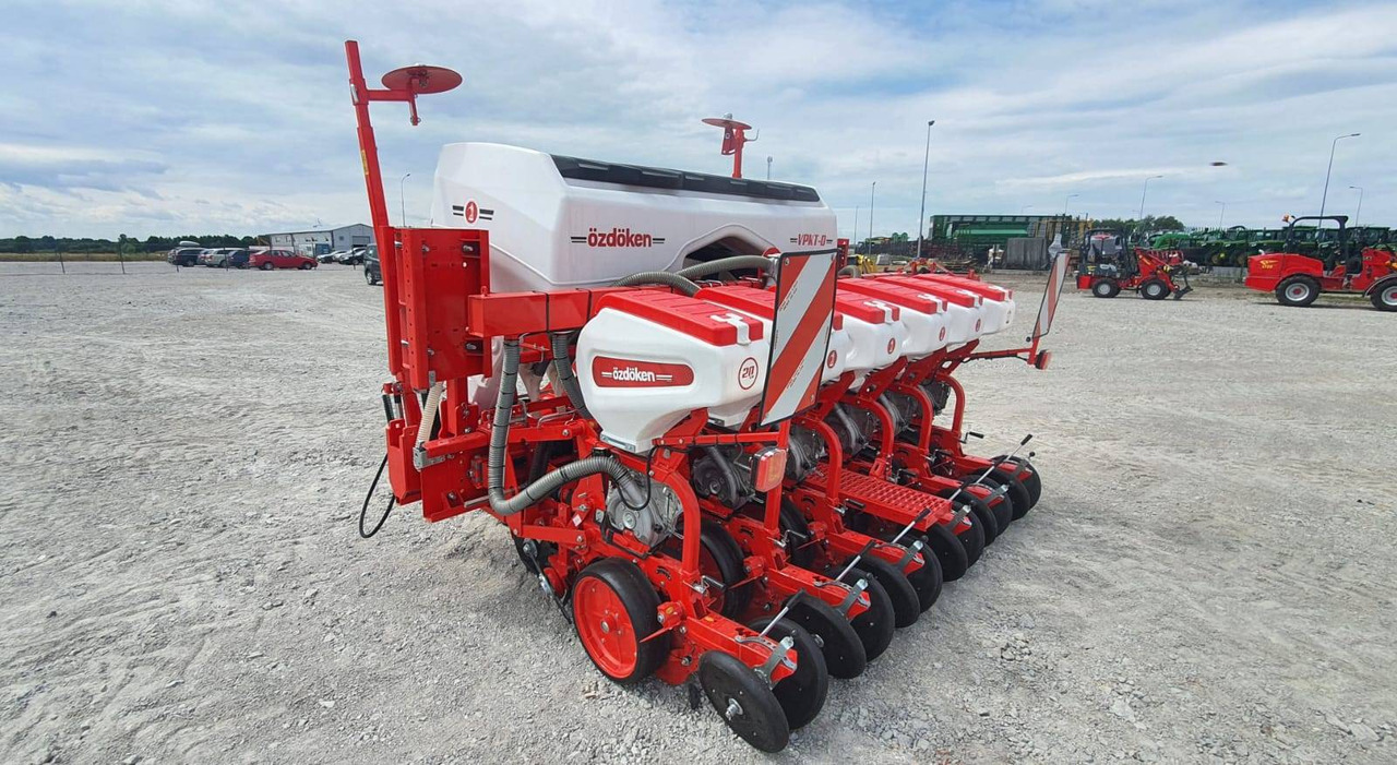 Ozdoken pneumatic precision seeder model VPKT-DG6 - on stock - Sembradora de precisión: foto 1 Ozdoken pneumatic precision seeder model VPKT-DG6 - on stock - Sembradora de precisión: foto 1