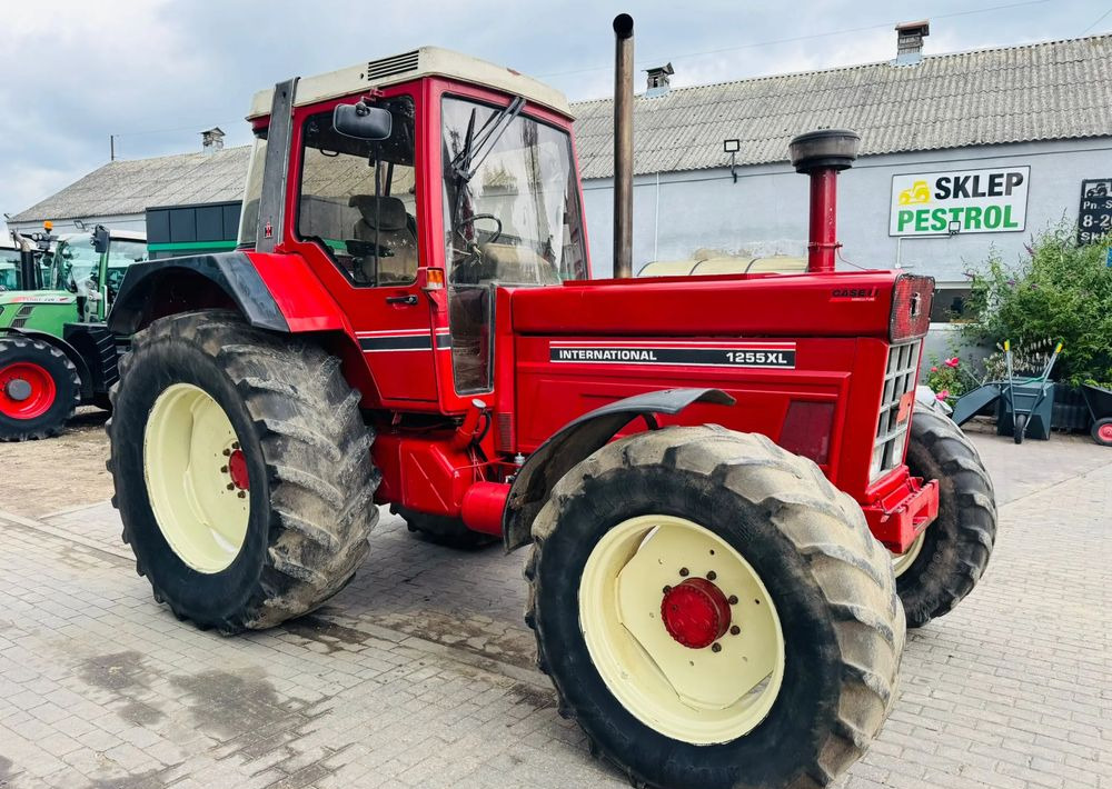 Case IH 1255 XL - Tractor: foto 5 Case IH 1255 XL - Tractor: foto 5
