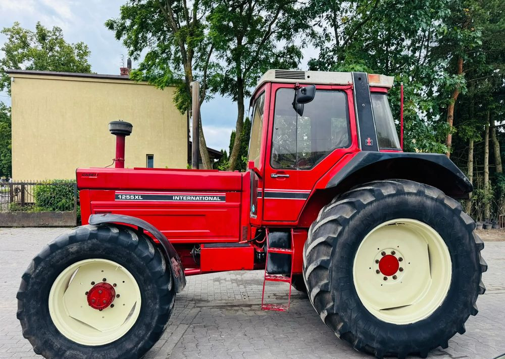 Case IH 1255 XL - Tractor: foto 3 Case IH 1255 XL - Tractor: foto 3