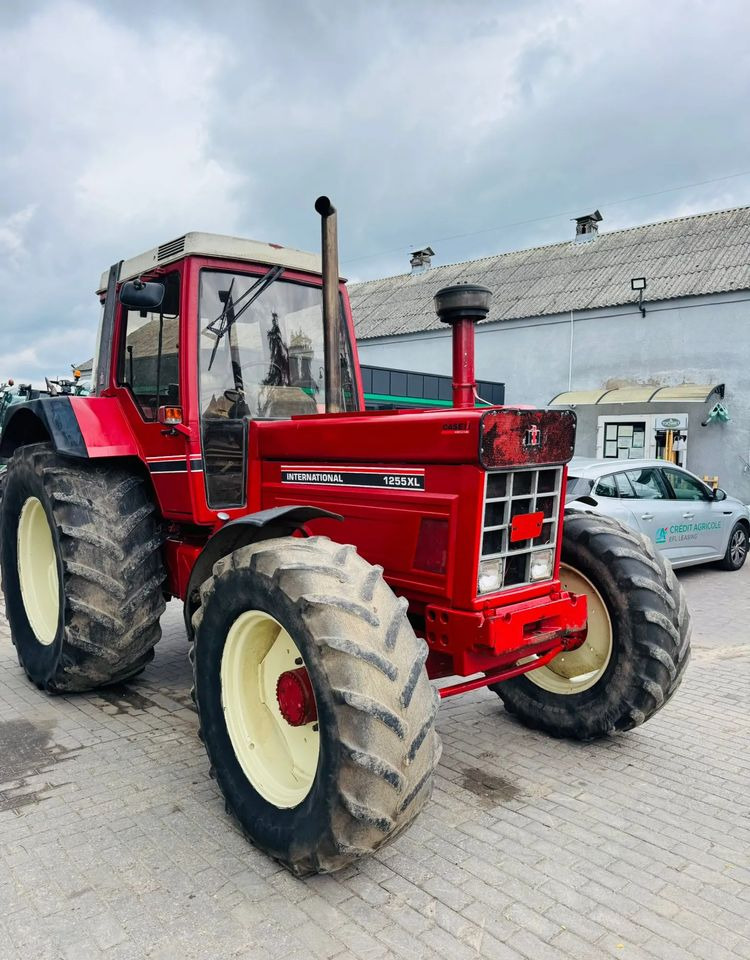 Case IH 1255 XL - Tractor: foto 1 Case IH 1255 XL - Tractor: foto 1