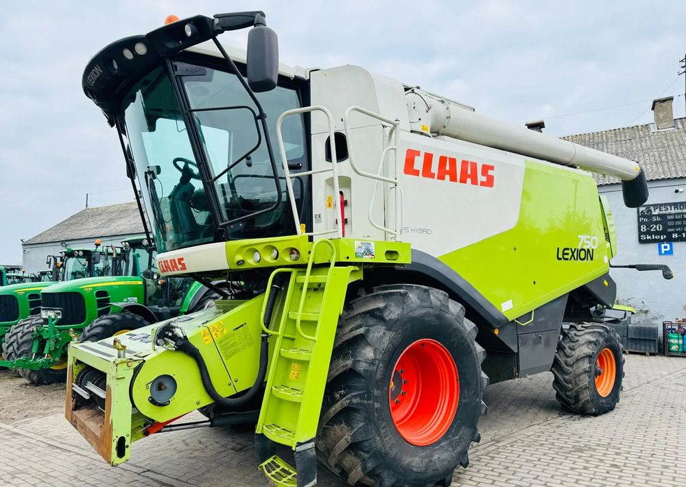 Claas LEXION 750 APS HYBRID - Cosechadora de granos: foto 1 Claas LEXION 750 APS HYBRID - Cosechadora de granos: foto 1