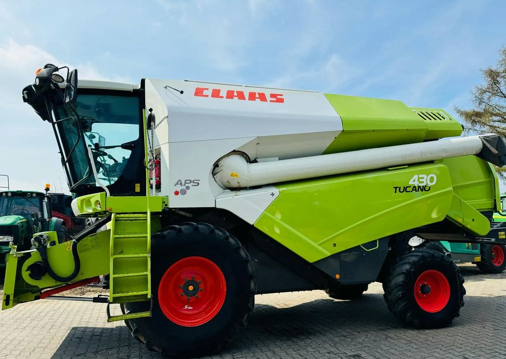 Claas Tucano 430 APS - Cosechadora de granos: foto 1 Claas Tucano 430 APS - Cosechadora de granos: foto 1