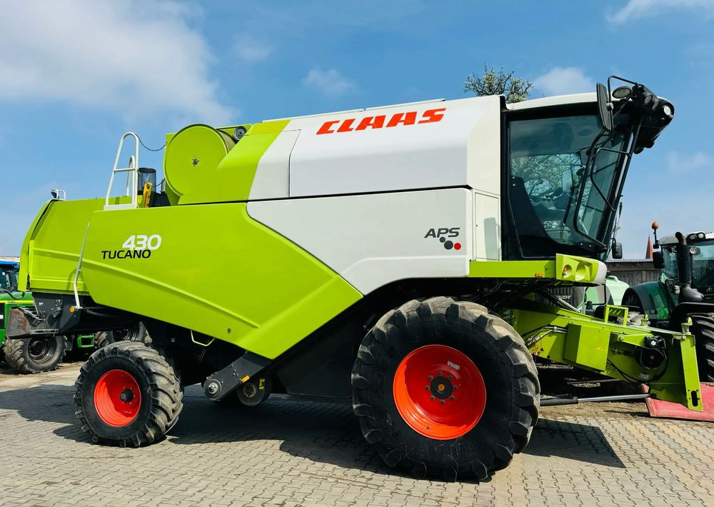 Cosechadora de granos Claas Tucano 430 APS: foto 11 Cosechadora de granos Claas Tucano 430 APS: foto 11