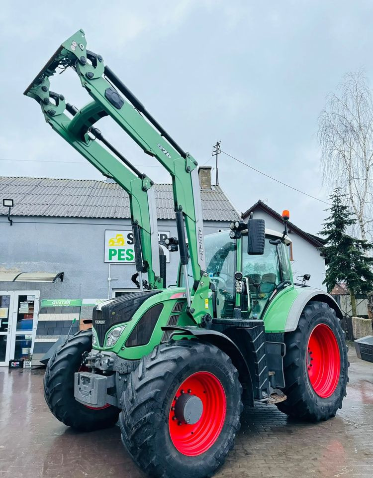 Fendt 724 - Tractor: foto 1 Fendt 724 - Tractor: foto 1