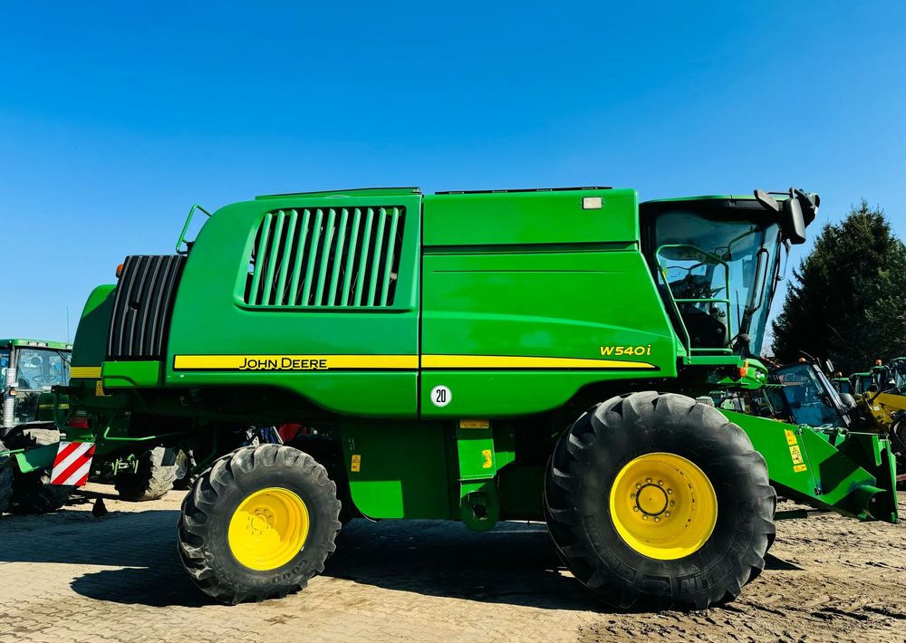 John Deere W540i - Cosechadora de granos: foto 1 John Deere W540i - Cosechadora de granos: foto 1