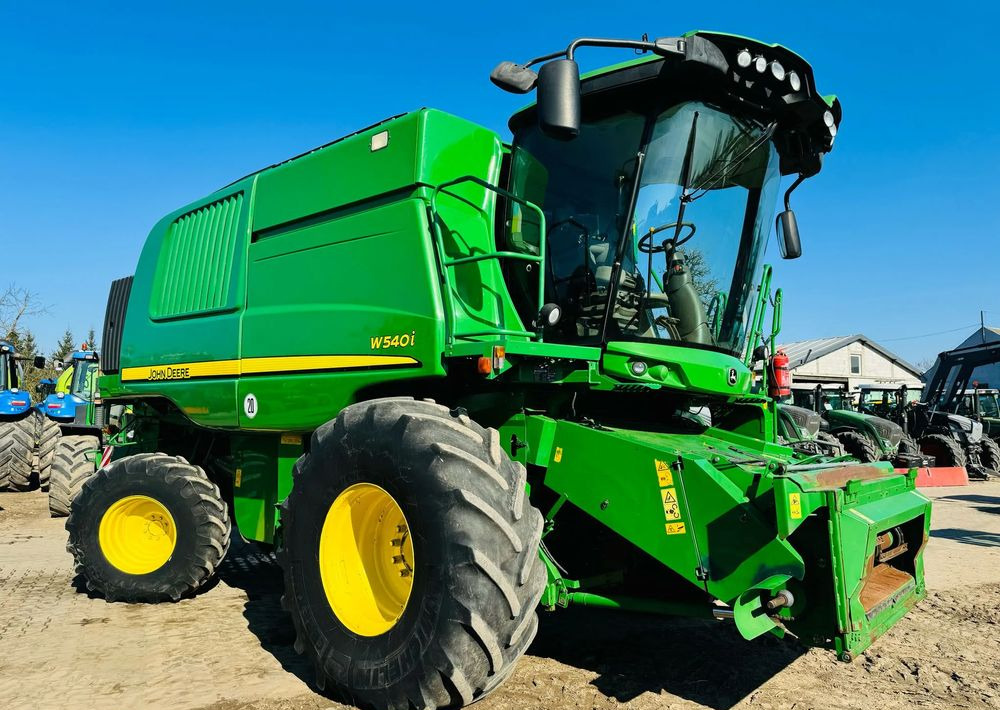 John Deere W540i - Cosechadora de granos: foto 1 John Deere W540i - Cosechadora de granos: foto 1