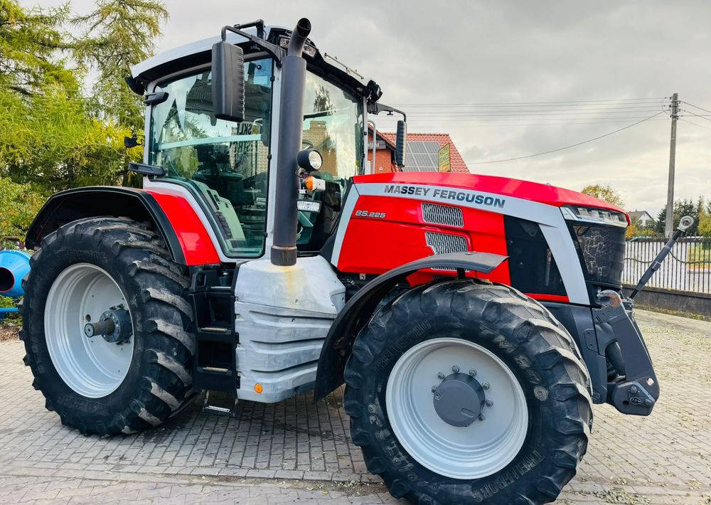 Massey Ferguson 8S.225 - Tractor: foto 3 Massey Ferguson 8S.225 - Tractor: foto 3