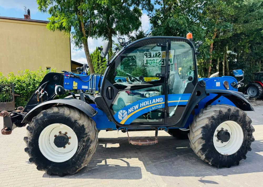 Manipulador telescópico New Holland L7.42: foto 11