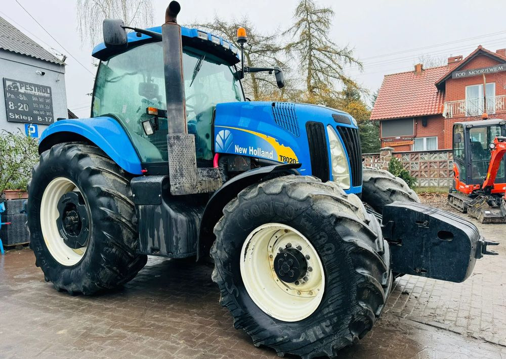 New Holland T8020 - Tractor: foto 4 New Holland T8020 - Tractor: foto 4