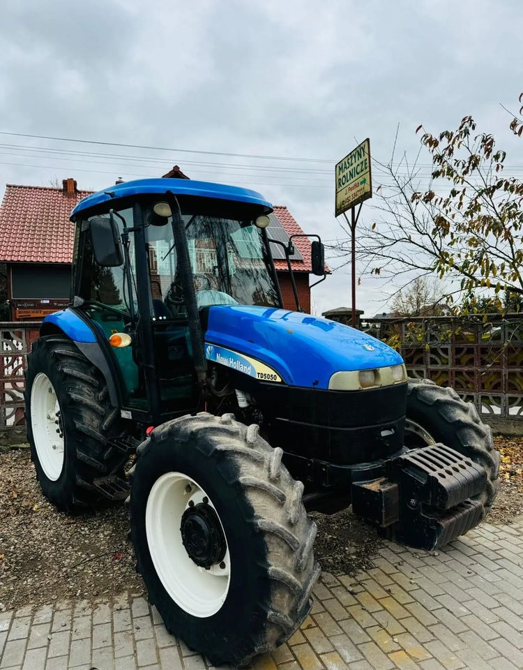 New Holland TD5050 - Tractor: foto 1 New Holland TD5050 - Tractor: foto 1