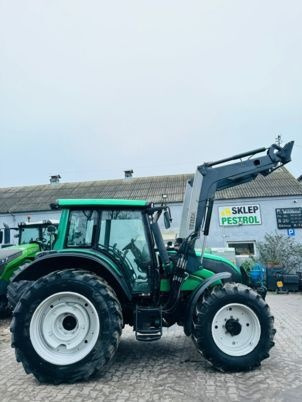 Valtra N101 - Tractor: foto 2 Valtra N101 - Tractor: foto 2