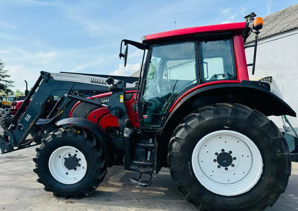 Valtra N101 - Tractor: foto 4 Valtra N101 - Tractor: foto 4