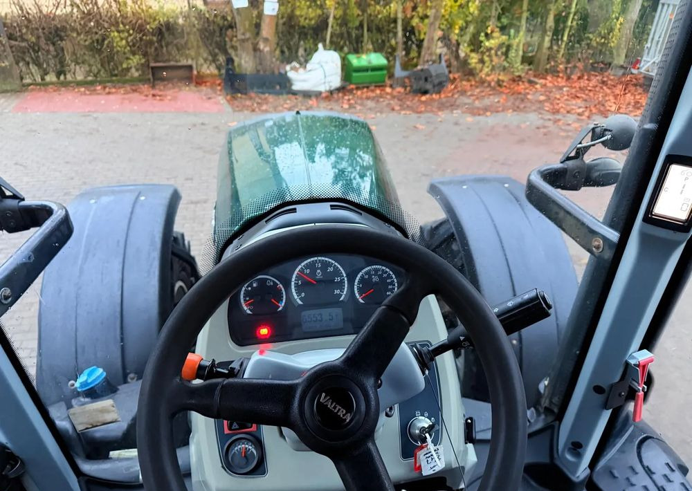 Valtra T174 Versu - Tractor: foto 2 Valtra T174 Versu - Tractor: foto 2