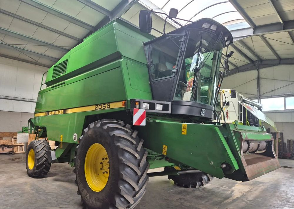 John Deere 2066 - Cosechadora de granos: foto 1 John Deere 2066 - Cosechadora de granos: foto 1