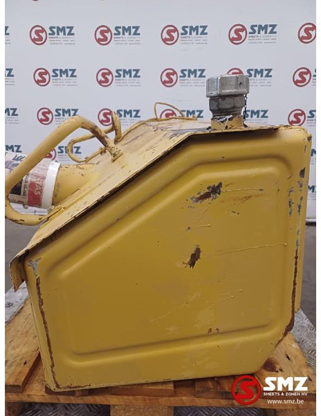 Caterpillar Occ brandstoftank D6M Caterpillar - Depósito de combustible: foto 3 Caterpillar Occ brandstoftank D6M Caterpillar - Depósito de combustible: foto 3