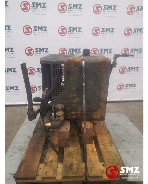 Diversen Occ Hydraulische tank met ventilator - Depósito hidráulico para Camión: foto 4 Diversen Occ Hydraulische tank met ventilator - Depósito hidráulico para Camión: foto 4