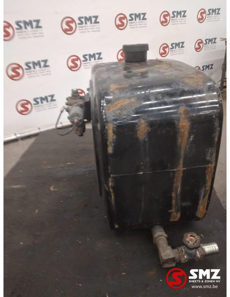 Diversen Occ hydraulische tank 150L 67cmx37cmx63cm - Depósito hidráulico para Camión: foto 3 Diversen Occ hydraulische tank 150L 67cmx37cmx63cm - Depósito hidráulico para Camión: foto 3