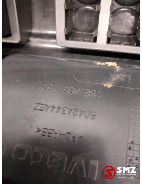 Iveco Occ interieurpaneel Iveco - Cabina e interior para Camión: foto 3 Iveco Occ interieurpaneel Iveco - Cabina e interior para Camión: foto 3