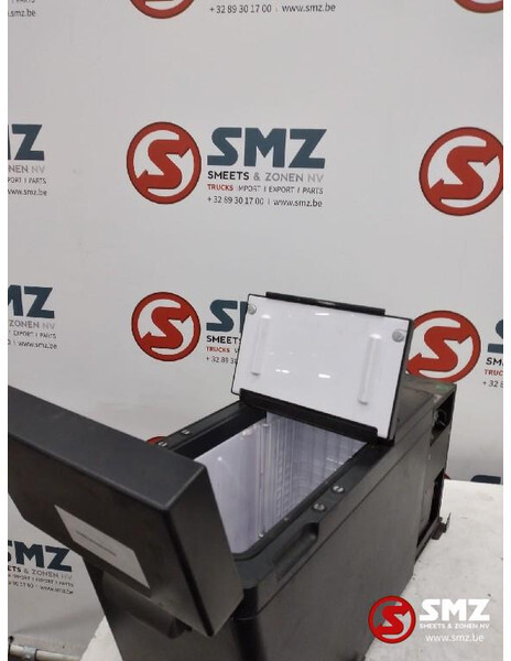 Iveco Occ koelkast Iveco - Cabina e interior para Camión: foto 3 Iveco Occ koelkast Iveco - Cabina e interior para Camión: foto 3