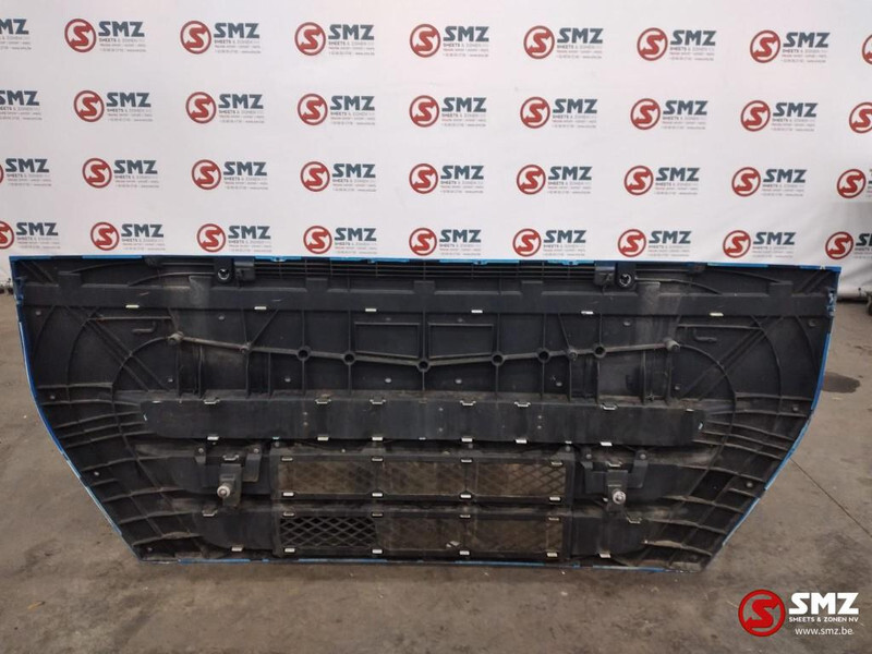 Iveco Occ voorgrille/ motorkap Iveco Stralis 504170809 - Parrilla para Camión: foto 2 Iveco Occ voorgrille/ motorkap Iveco Stralis 504170809 - Parrilla para Camión: foto 2