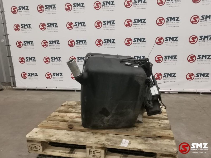 Mercedes-Benz Occ AdBlue tank 95L met pomp - Depósito de AdBlue para Camión: foto 1 Mercedes-Benz Occ AdBlue tank 95L met pomp - Depósito de AdBlue para Camión: foto 1