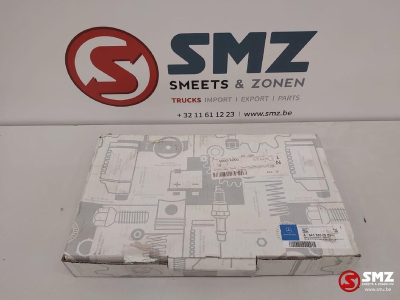 Mercedes-Benz Occ Koplamp sierlijst chroom links Actros MP2/MP3 - Faro delantero para Camión: foto 2 Mercedes-Benz Occ Koplamp sierlijst chroom links Actros MP2/MP3 - Faro delantero para Camión: foto 2