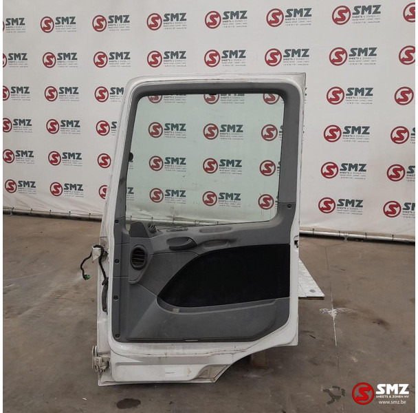 Mercedes-Benz Occ deur rechts Mercedes Actros MP3 - Puerta y piezas para Camión: foto 2 Mercedes-Benz Occ deur rechts Mercedes Actros MP3 - Puerta y piezas para Camión: foto 2