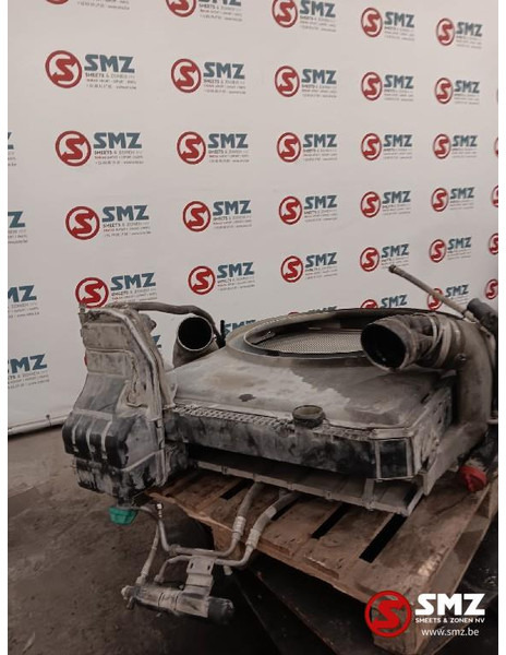 Mercedes-Benz Occ radiator + intercooler + expansievat Mercedes - Radiador para Camión: foto 3 Mercedes-Benz Occ radiator + intercooler + expansievat Mercedes - Radiador para Camión: foto 3