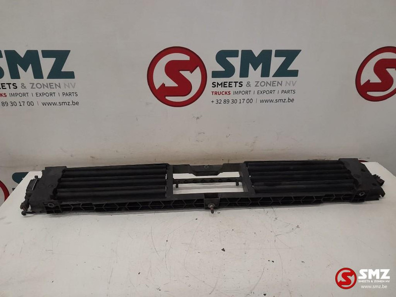 Mercedes-Benz Occ radiatorgrille Mercedes - Parrilla para Camión: foto 1 Mercedes-Benz Occ radiatorgrille Mercedes - Parrilla para Camión: foto 1