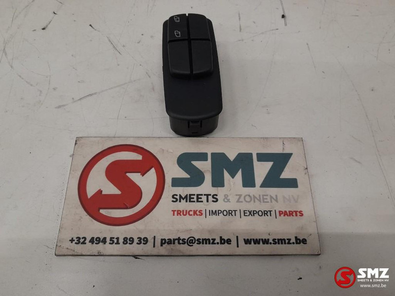 Mercedes-Benz Raamopener schakelaar passagierszijde Mercedes - Sistema eléctrico para Camión: foto 4 Mercedes-Benz Raamopener schakelaar passagierszijde Mercedes - Sistema eléctrico para Camión: foto 4