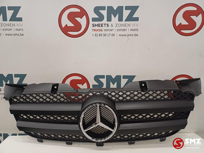 Mercedes-Benz Radiator grille mercedes - Parrilla para Camión: foto 1 Mercedes-Benz Radiator grille mercedes - Parrilla para Camión: foto 1