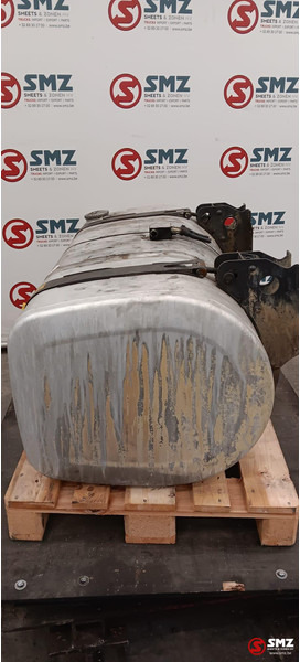 Renault Occ brandstoftank 415L + steunen Renault - Depósito de combustible para Camión: foto 3 Renault Occ brandstoftank 415L + steunen Renault - Depósito de combustible para Camión: foto 3