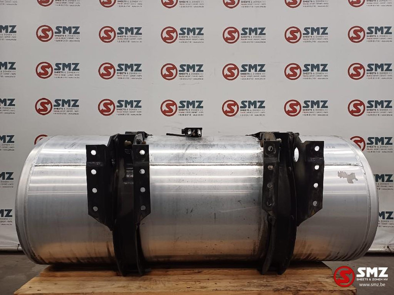 Renault Occ brandstoftank met steunen 415L Renault - Depósito de combustible para Camión: foto 2 Renault Occ brandstoftank met steunen 415L Renault - Depósito de combustible para Camión: foto 2