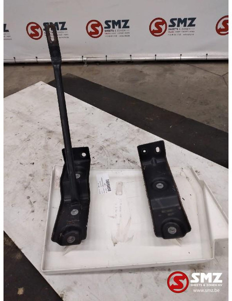 Renault Occ cabinespoiler links Renault - Aerodinámica/ Spoiler para Camión: foto 2 Renault Occ cabinespoiler links Renault - Aerodinámica/ Spoiler para Camión: foto 2