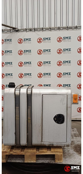 Renault Occ hydraulische tank 250L + materiaalkast Renault - Depósito hidráulico para Camión: foto 1 Renault Occ hydraulische tank 250L + materiaalkast Renault - Depósito hidráulico para Camión: foto 1