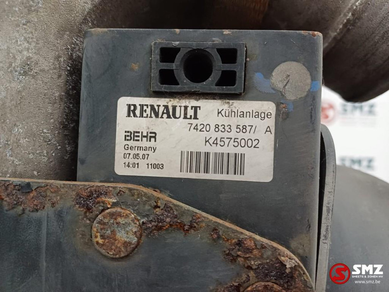 Renault Occ radiator Renault - Radiador para Camión: foto 5 Renault Occ radiator Renault - Radiador para Camión: foto 5