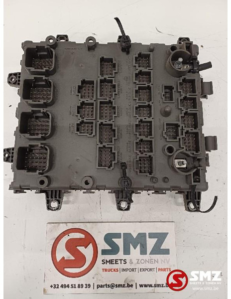 Renault Occ zekeringskast Renault - Sistema eléctrico para Camión: foto 2 Renault Occ zekeringskast Renault - Sistema eléctrico para Camión: foto 2