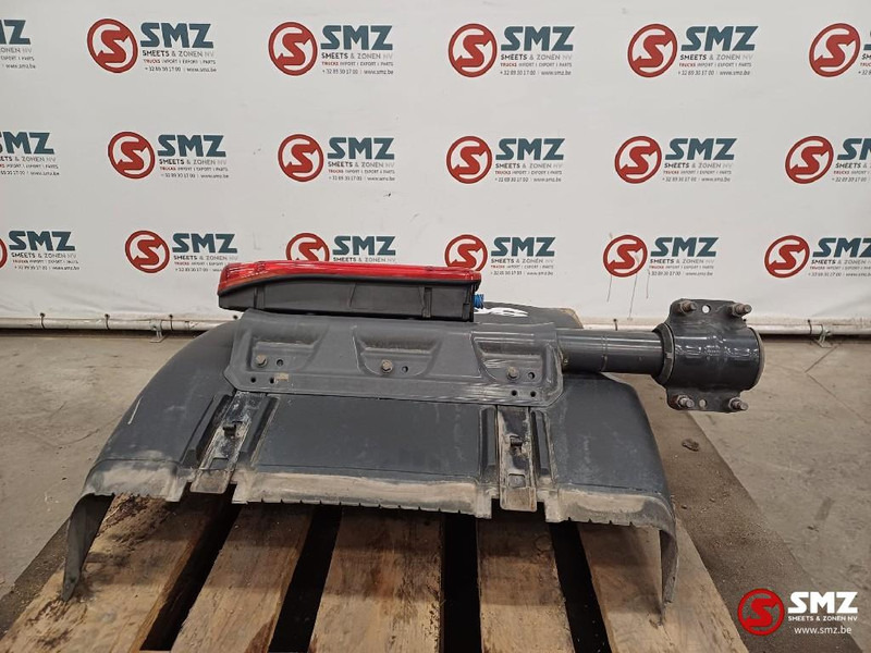 Scania Occ Spatbord achteraan rechts met steun en achterl - Carrocería y exterior para Camión: foto 4 Scania Occ Spatbord achteraan rechts met steun en achterl - Carrocería y exterior para Camión: foto 4