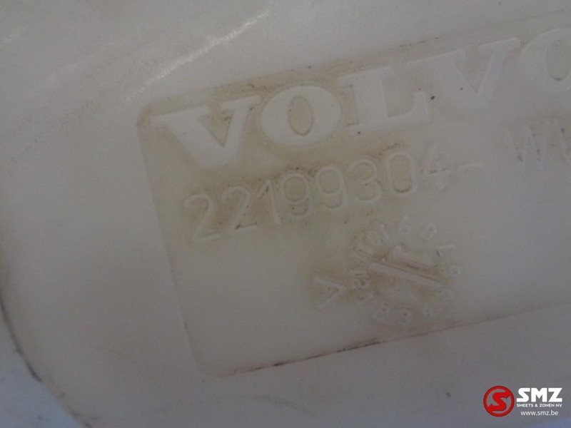 Volvo Occ ruitenvloeistof tank - Depósito de expansión para Camión: foto 2 Volvo Occ ruitenvloeistof tank - Depósito de expansión para Camión: foto 2