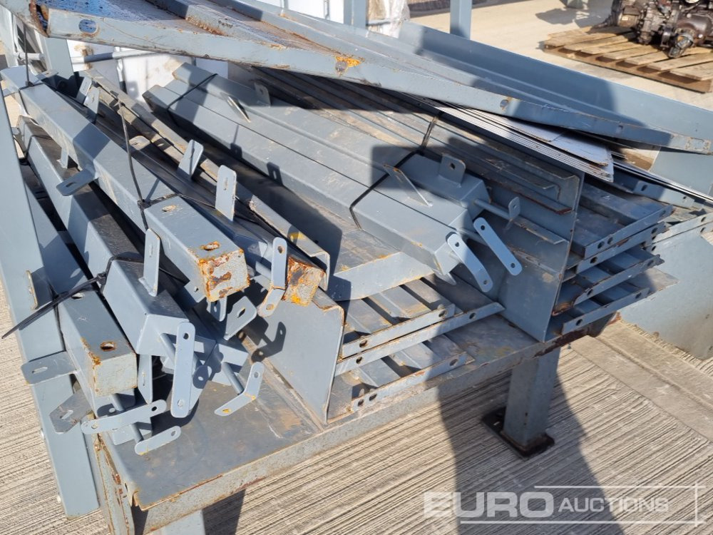 Equipo de construcción 110 Volt Heater (3 of), 3 Step Access Plaform & Fittings: foto 12