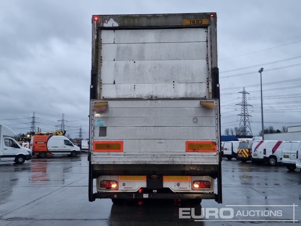 2004 Freuhauf Tri Axle Curtainsider Trailer, Tail Lift - Semirremolque lona: foto 4 2004 Freuhauf Tri Axle Curtainsider Trailer, Tail Lift - Semirremolque lona: foto 4